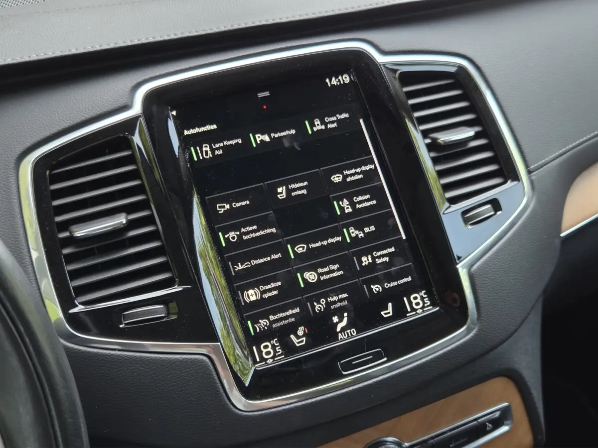 2.0 T8 Recharge AWD Inscription | Pano | HUD | 360 Cam | Pilot Assist | Memory