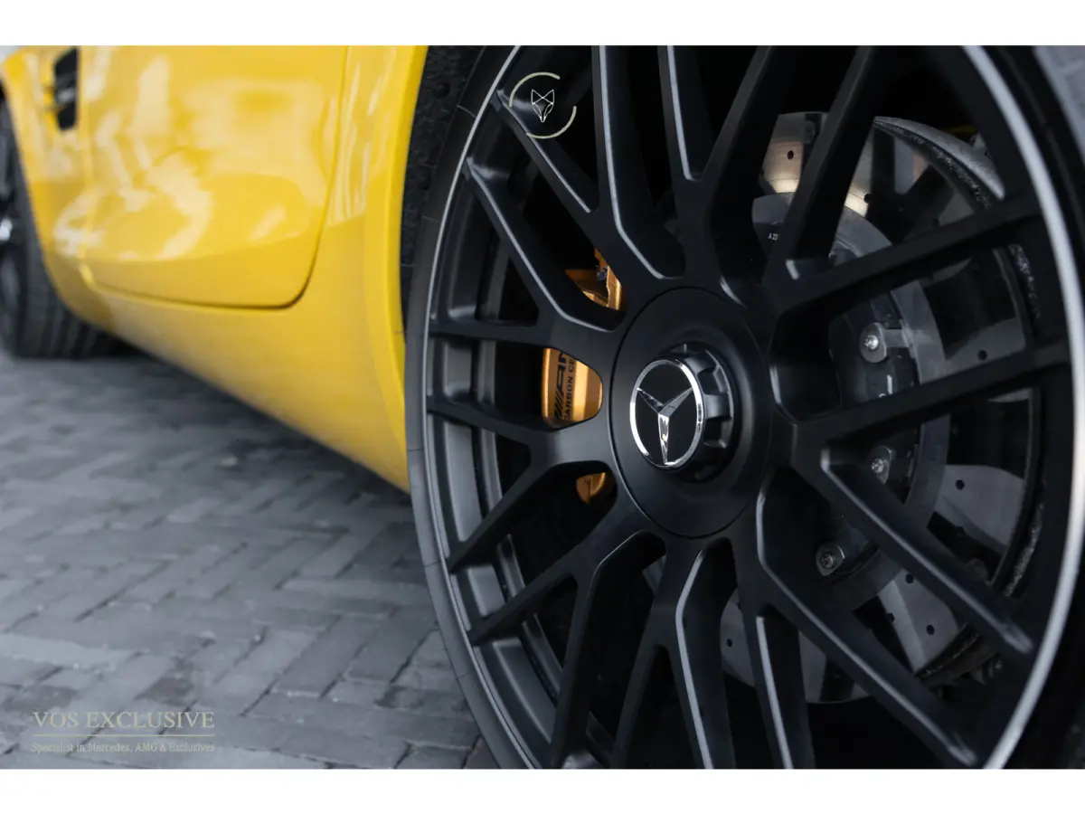 4.0 S Coupe Carbon in/exterieur|Ceramic|Dynamic plus|Designo|Performance stoelen|Dealer OH