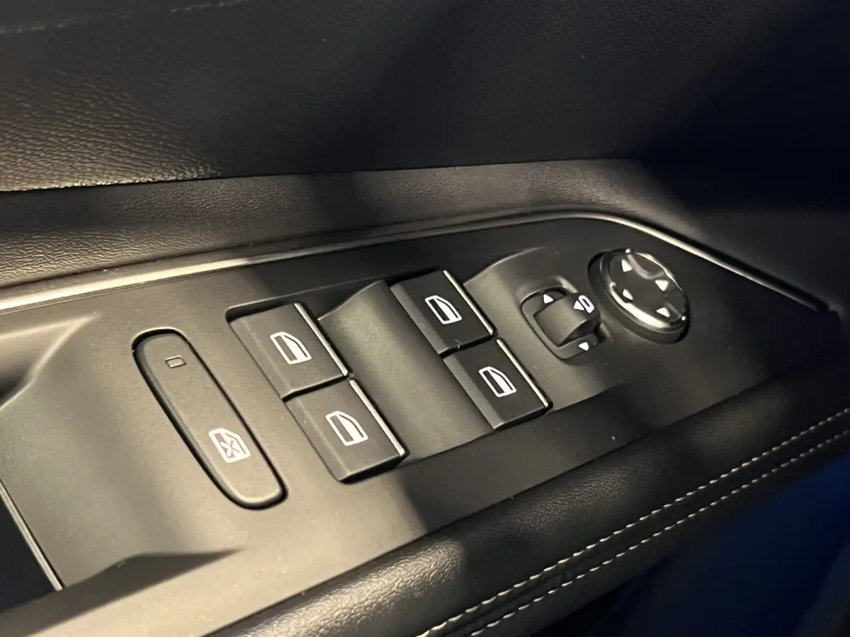 1.2 Turbo GT | Navigatie/Android/Apple Carplay | LM Velgen 18" | Voorstoelen Verwarmd + Massage | Cruise Control Adaptief | Airco |