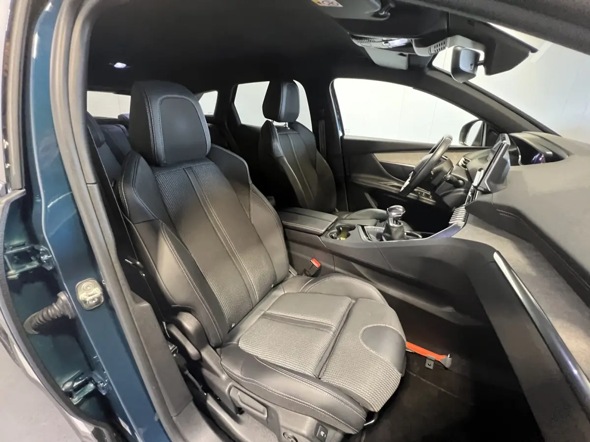 1.2 Turbo GT | Navigatie/Android/Apple Carplay | LM Velgen 18" | Voorstoelen Verwarmd + Massage | Cruise Control Adaptief | Airco |