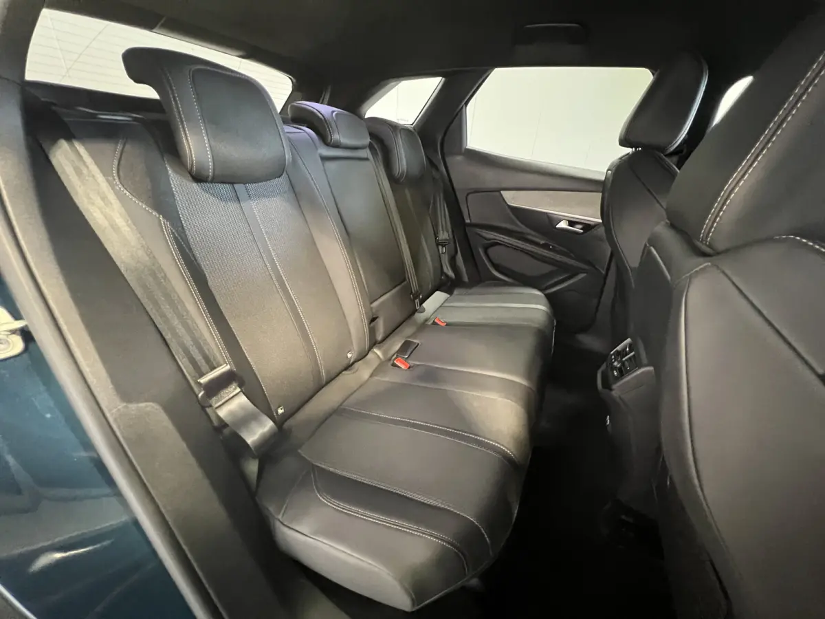 1.2 Turbo GT | Navigatie/Android/Apple Carplay | LM Velgen 18" | Voorstoelen Verwarmd + Massage | Cruise Control Adaptief | Airco |