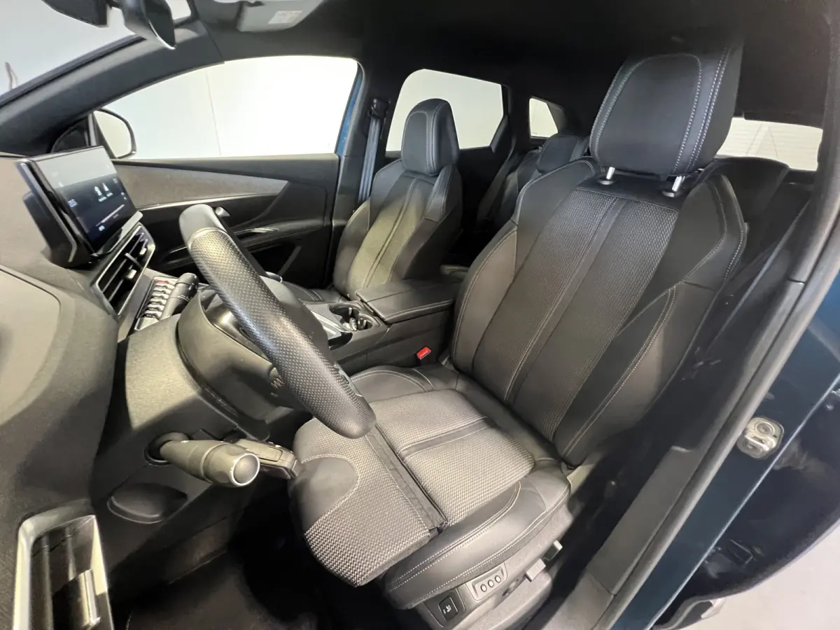 1.2 Turbo GT | Navigatie/Android/Apple Carplay | LM Velgen 18" | Voorstoelen Verwarmd + Massage | Cruise Control Adaptief | Airco |