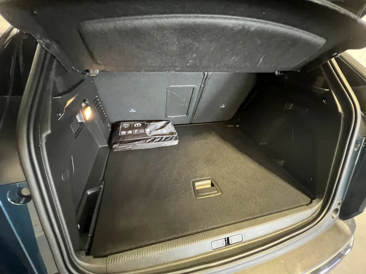 1.2 Turbo GT | Navigatie/Android/Apple Carplay | LM Velgen 18" | Voorstoelen Verwarmd + Massage | Cruise Control Adaptief | Airco |