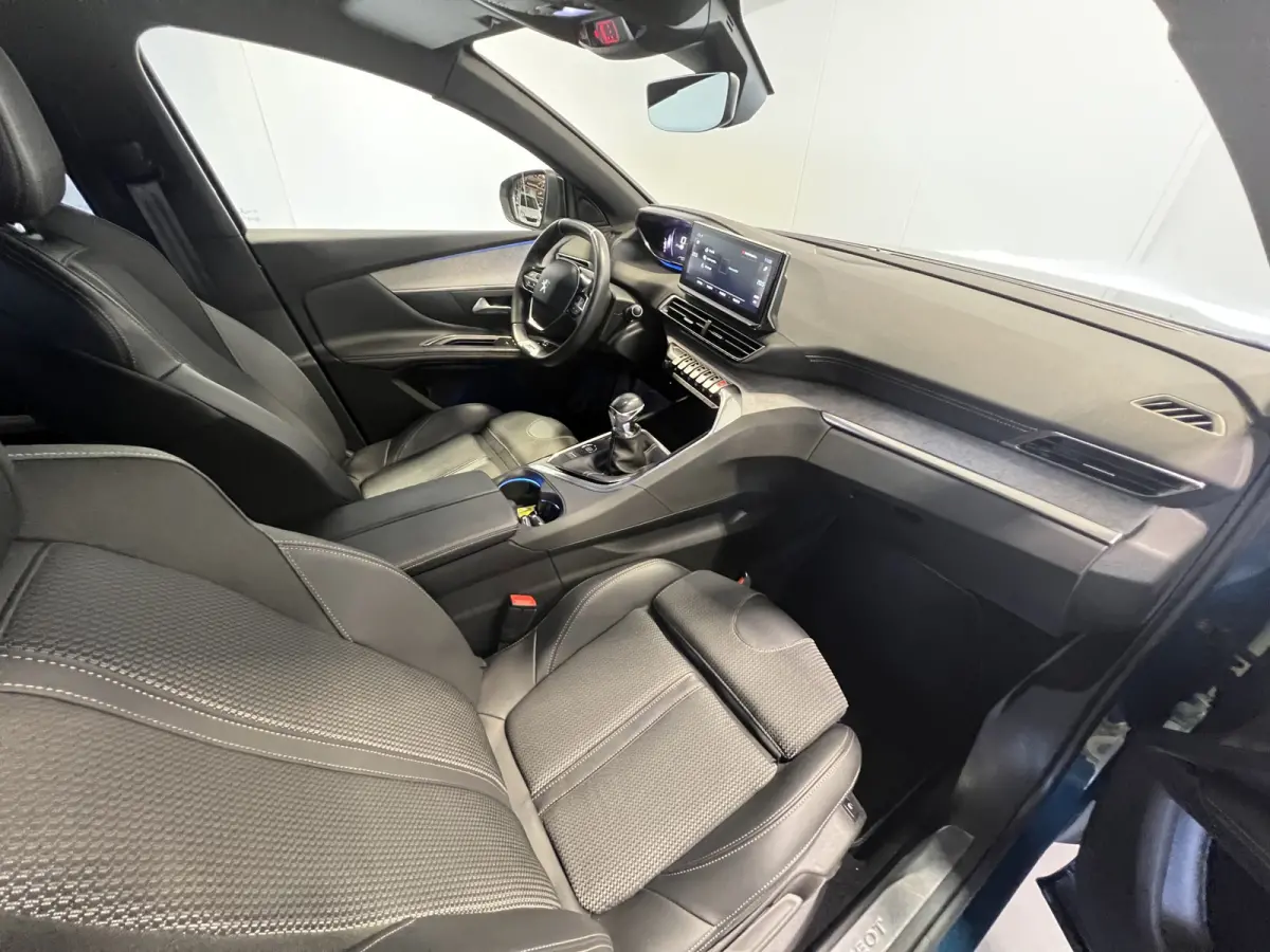 1.2 Turbo GT | Navigatie/Android/Apple Carplay | LM Velgen 18" | Voorstoelen Verwarmd + Massage | Cruise Control Adaptief | Airco |