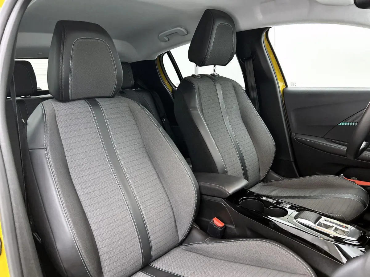 EV Allure Pack 50 kWh | ACCU 98% | Automaat | Camera | Navigatie | Parkeersensoren | Climate control | Apple carplay | Android auto | Privacy glass | Cruise control |