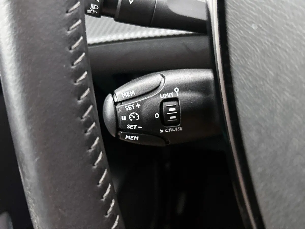 EV Allure Pack 50 kWh | ACCU 98% | Automaat | Camera | Navigatie | Parkeersensoren | Climate control | Apple carplay | Android auto | Privacy glass | Cruise control |