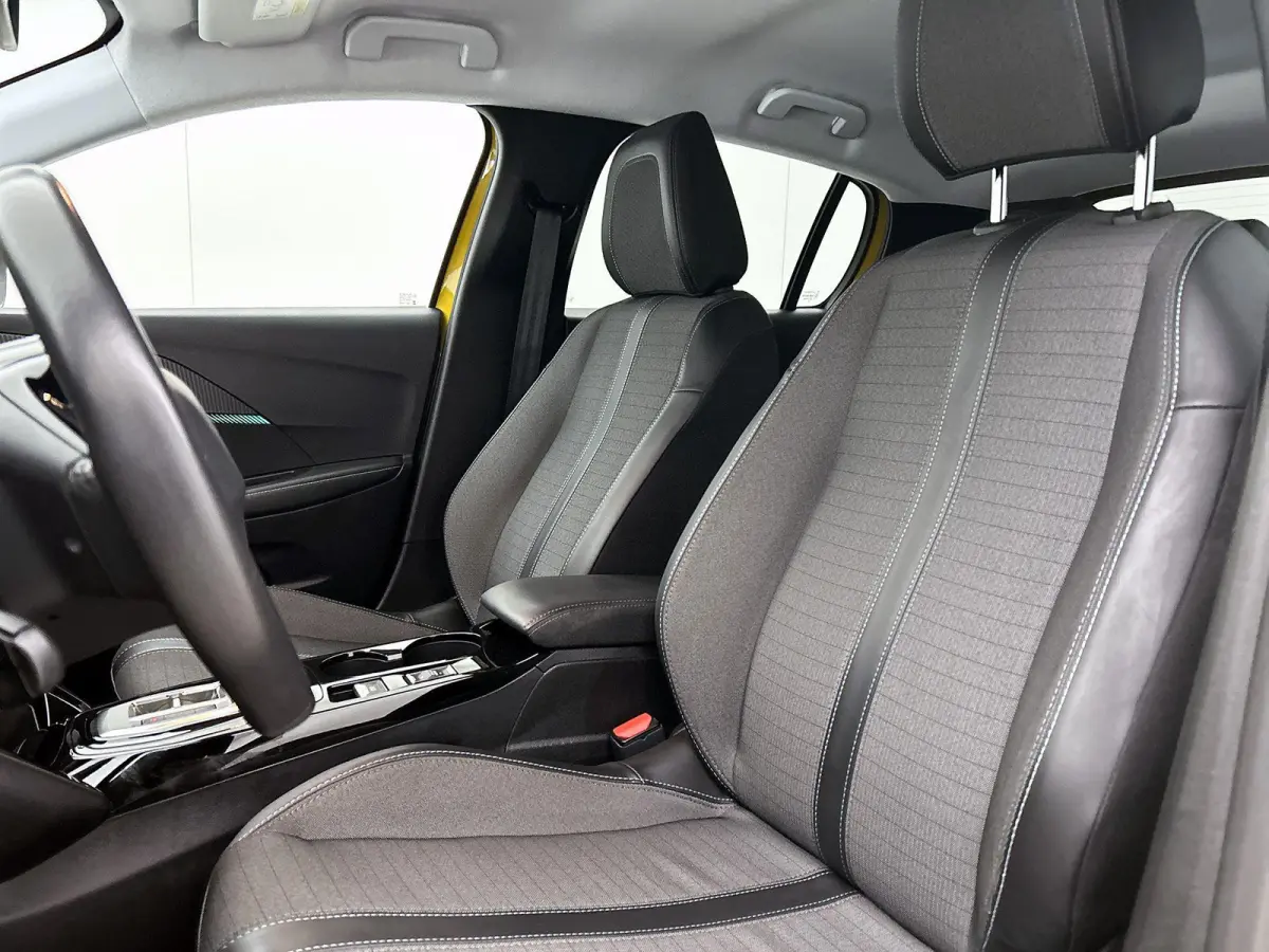 EV Allure Pack 50 kWh | ACCU 98% | Automaat | Camera | Navigatie | Parkeersensoren | Climate control | Apple carplay | Android auto | Privacy glass | Cruise control |