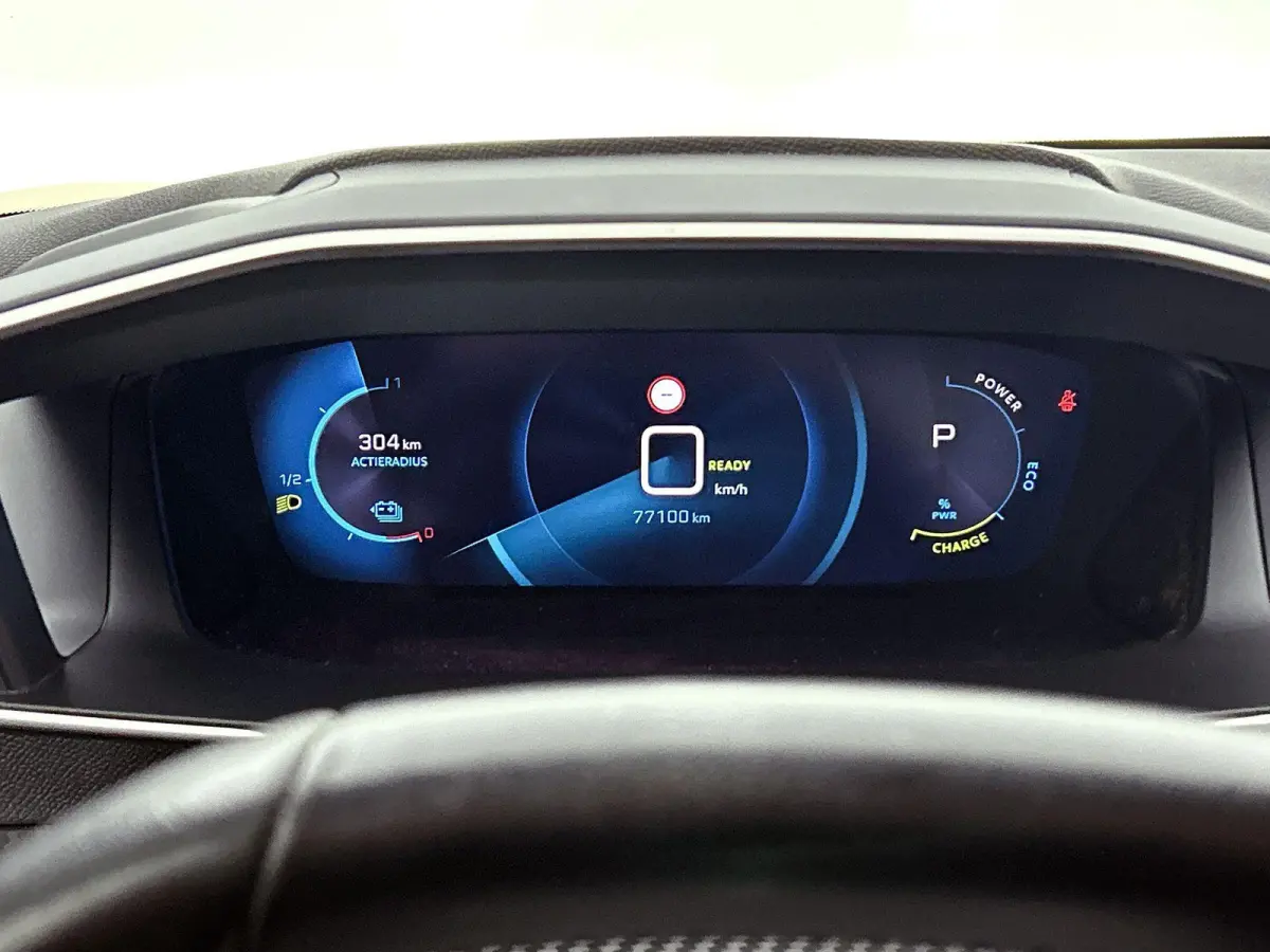 EV Allure Pack 50 kWh | ACCU 98% | Automaat | Camera | Navigatie | Parkeersensoren | Climate control | Apple carplay | Android auto | Privacy glass | Cruise control |