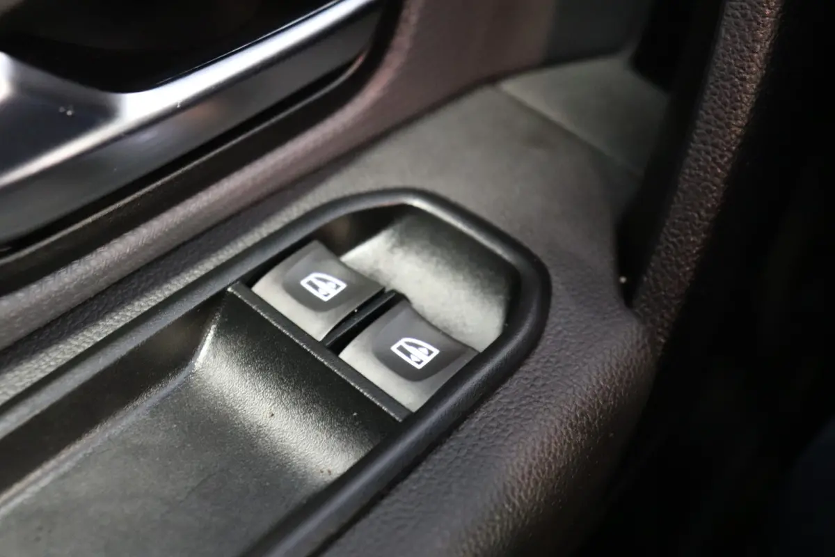 1.5 dCi EURO 6 - Airco - Navi - Cruise - €11.950,- Excl.