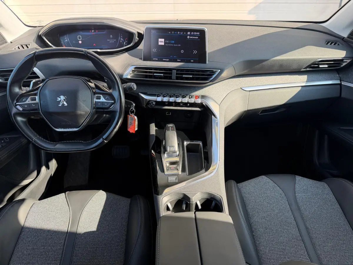 1.6e-THP Allure/CLIMA/AUT/CARPLAY/PARKS/APK/NAP
