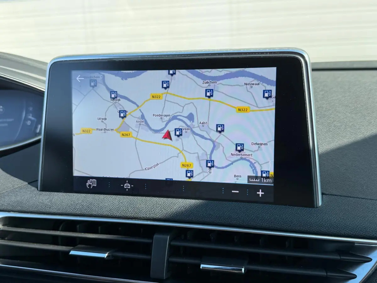 1.6e-THP Allure/CLIMA/AUT/CARPLAY/PARKS/APK/NAP
