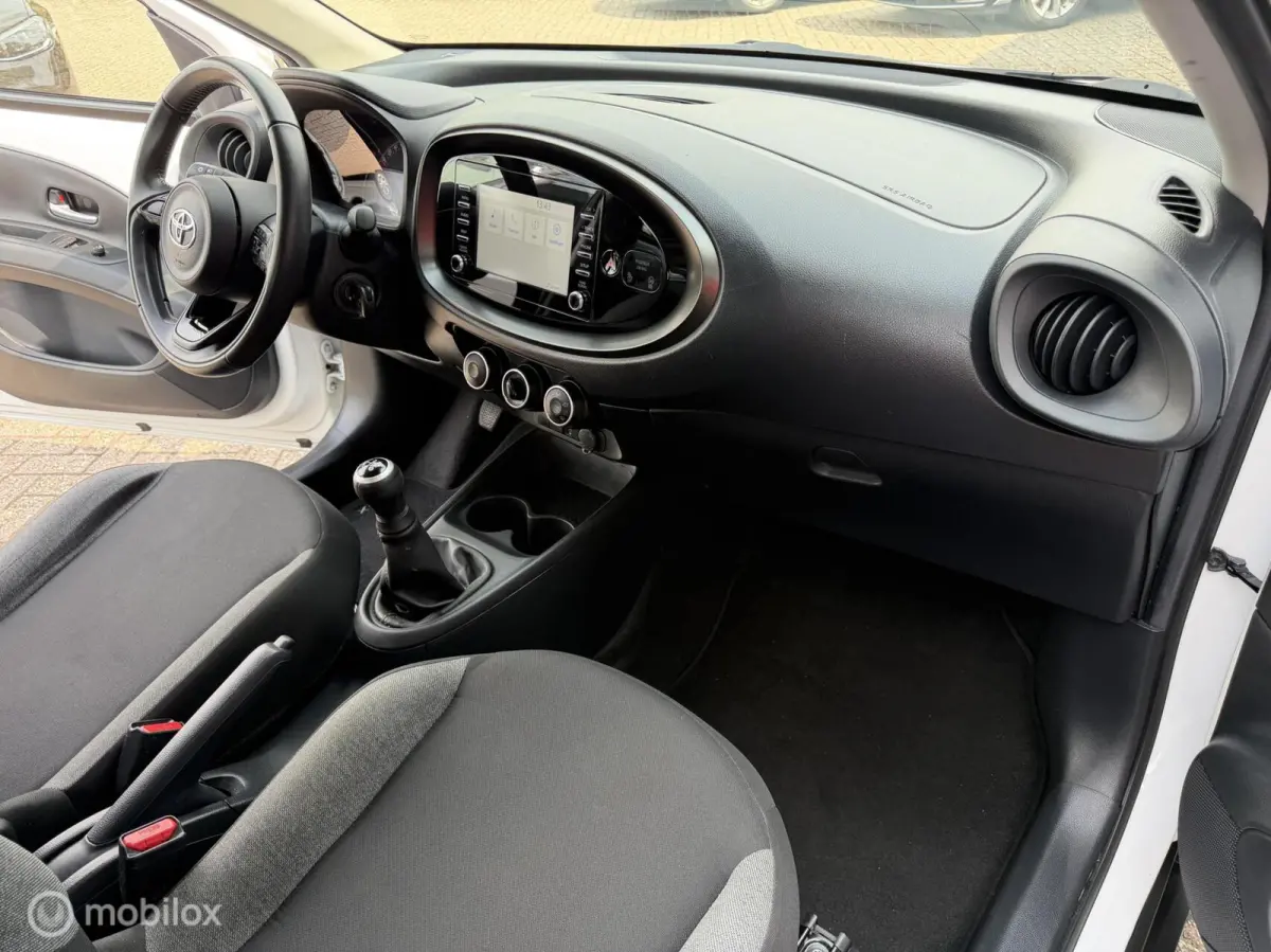 1.0 VVT-i MT Play 07-2022 Airco Camera Cruise
