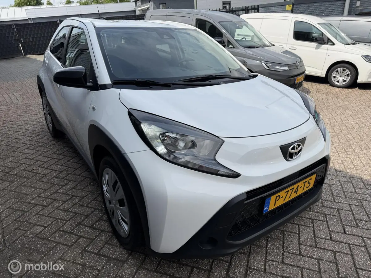1.0 VVT-i MT Play 07-2022 Airco Camera Cruise