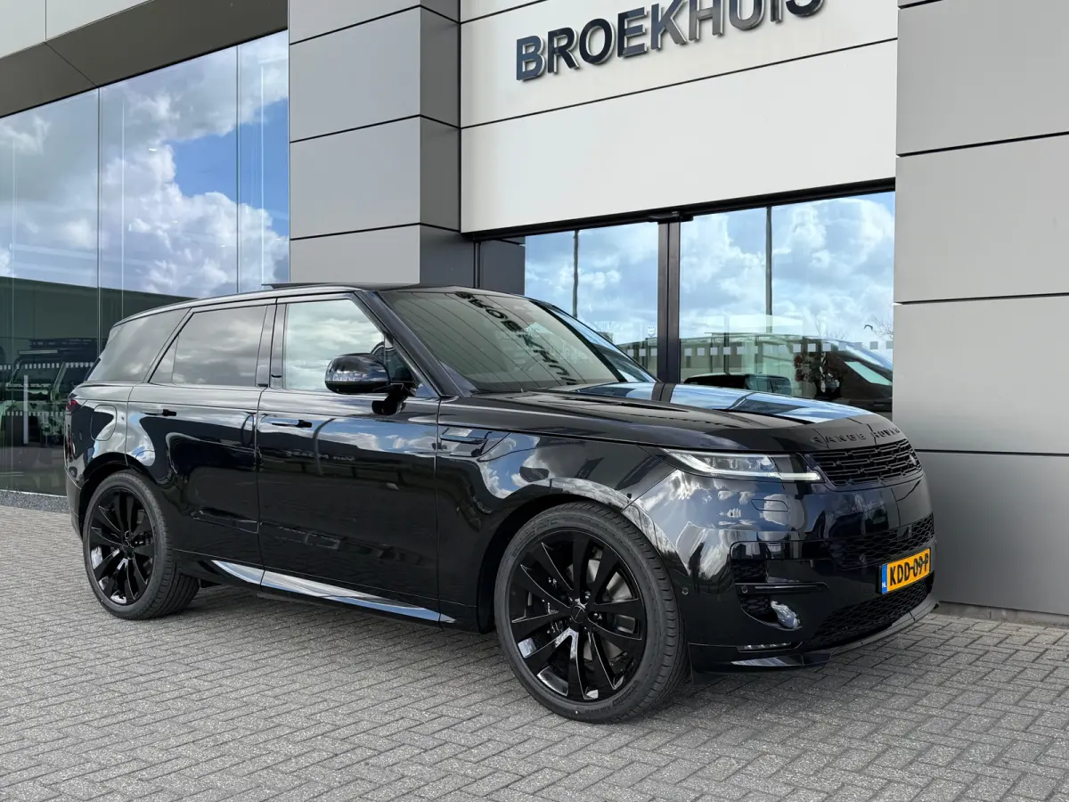 P460e Momentum Edition | Towing Pack | Head-up | 23 inch | Meridian 3D Surround | Black Pack | Pano