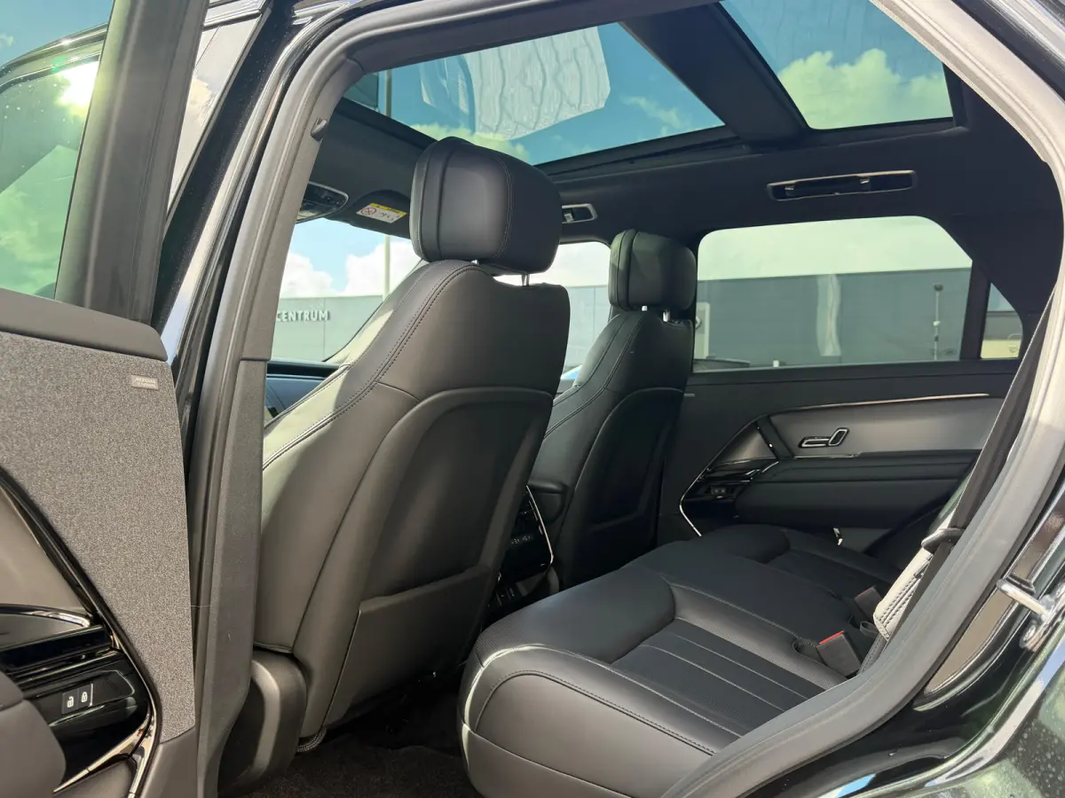 P460e Momentum Edition | Towing Pack | Head-up | 23 inch | Meridian 3D Surround | Black Pack | Pano