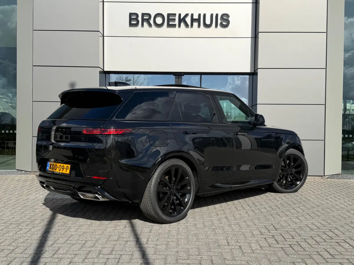 P460e Momentum Edition | Towing Pack | Head-up | 23 inch | Meridian 3D Surround | Black Pack | Pano