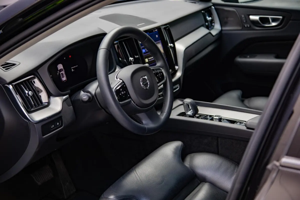 2.0 T6 Plug-in hybrid AWD Plus Dark Panorama|H/K Audio