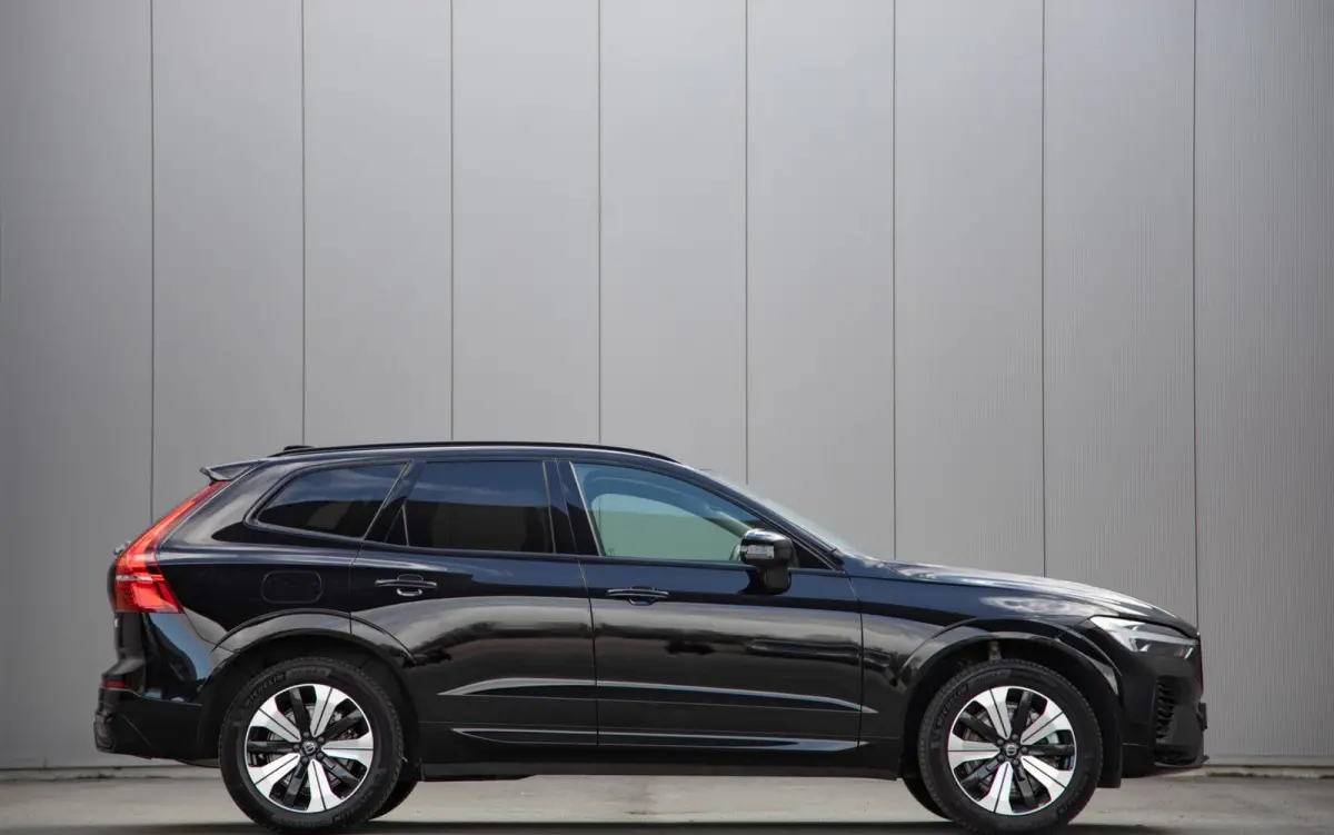 2.0 T6 Plug-in hybrid AWD Plus Dark Panorama|H/K Audio