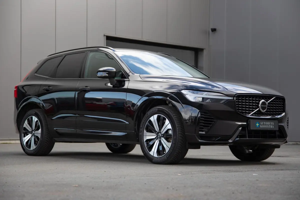 2.0 T6 Plug-in hybrid AWD Plus Dark Panorama|H/K Audio