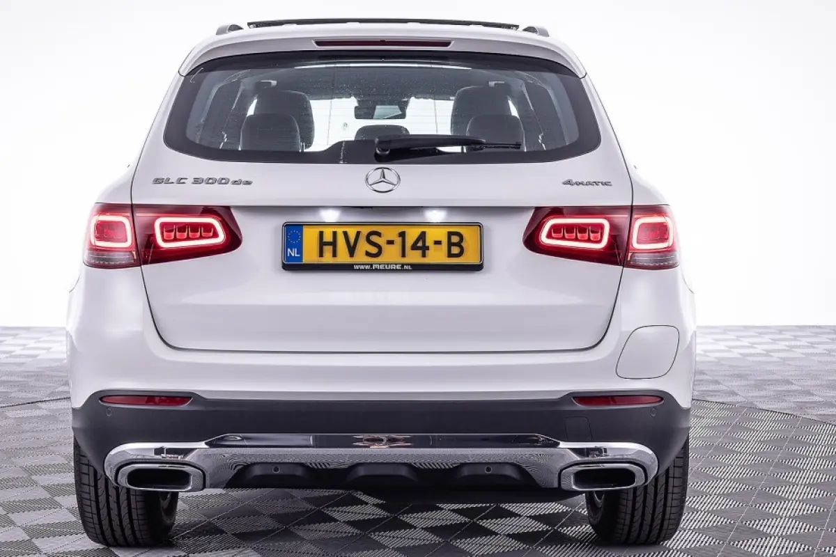 300 de 4MATIC Premium Plus | PANORAMADAK | EL. STOELEN | Full LED | SOH 98.8% PHEV Plug-in Hybrid DIESEL *2000kg trekgewicht*