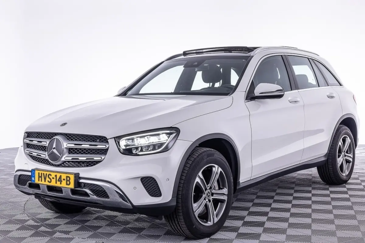 300 de 4MATIC Premium Plus | PANORAMADAK | EL. STOELEN | Full LED | SOH 98.8% PHEV Plug-in Hybrid DIESEL *2000kg trekgewicht*