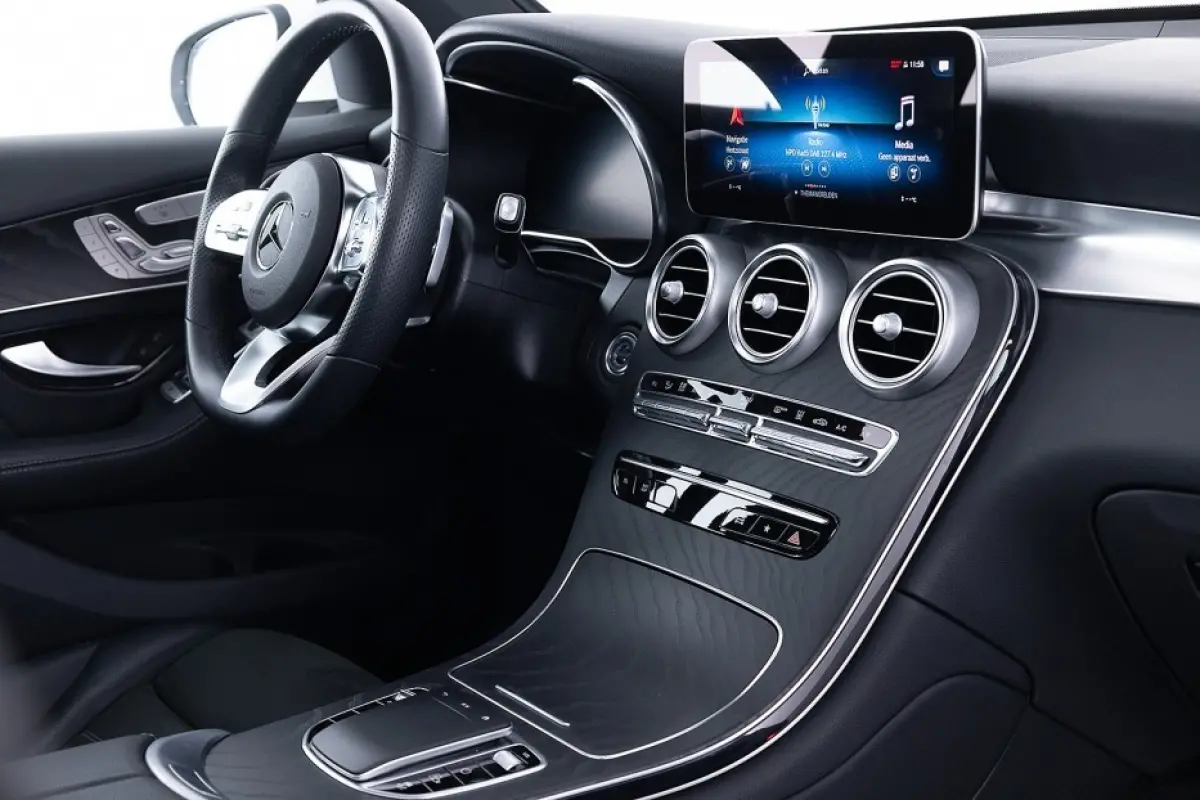 300 de 4MATIC Premium Plus | PANORAMADAK | EL. STOELEN | Full LED | SOH 98.8% PHEV Plug-in Hybrid DIESEL *2000kg trekgewicht*