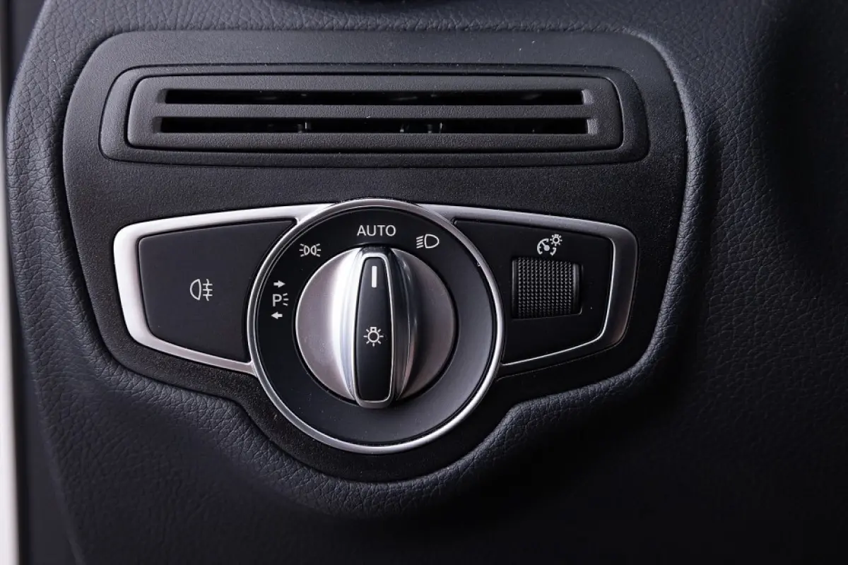 300 de 4MATIC Premium Plus | PANORAMADAK | EL. STOELEN | Full LED | SOH 98.8% PHEV Plug-in Hybrid DIESEL *2000kg trekgewicht*