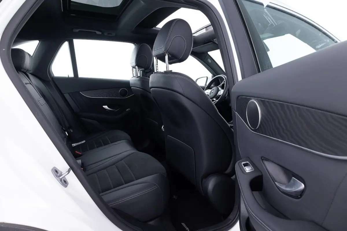 300 de 4MATIC Premium Plus | PANORAMADAK | EL. STOELEN | Full LED | SOH 98.8% PHEV Plug-in Hybrid DIESEL *2000kg trekgewicht*