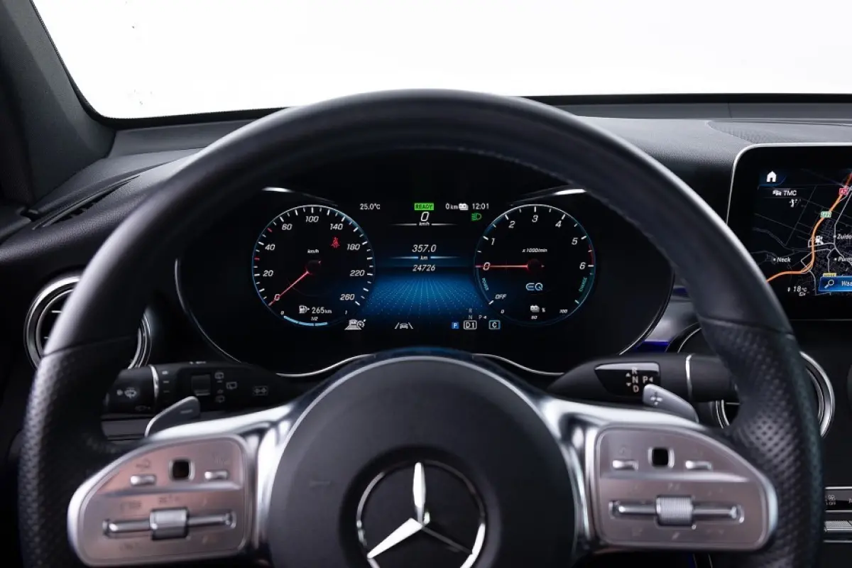 300 de 4MATIC Premium Plus | PANORAMADAK | EL. STOELEN | Full LED | SOH 98.8% PHEV Plug-in Hybrid DIESEL *2000kg trekgewicht*