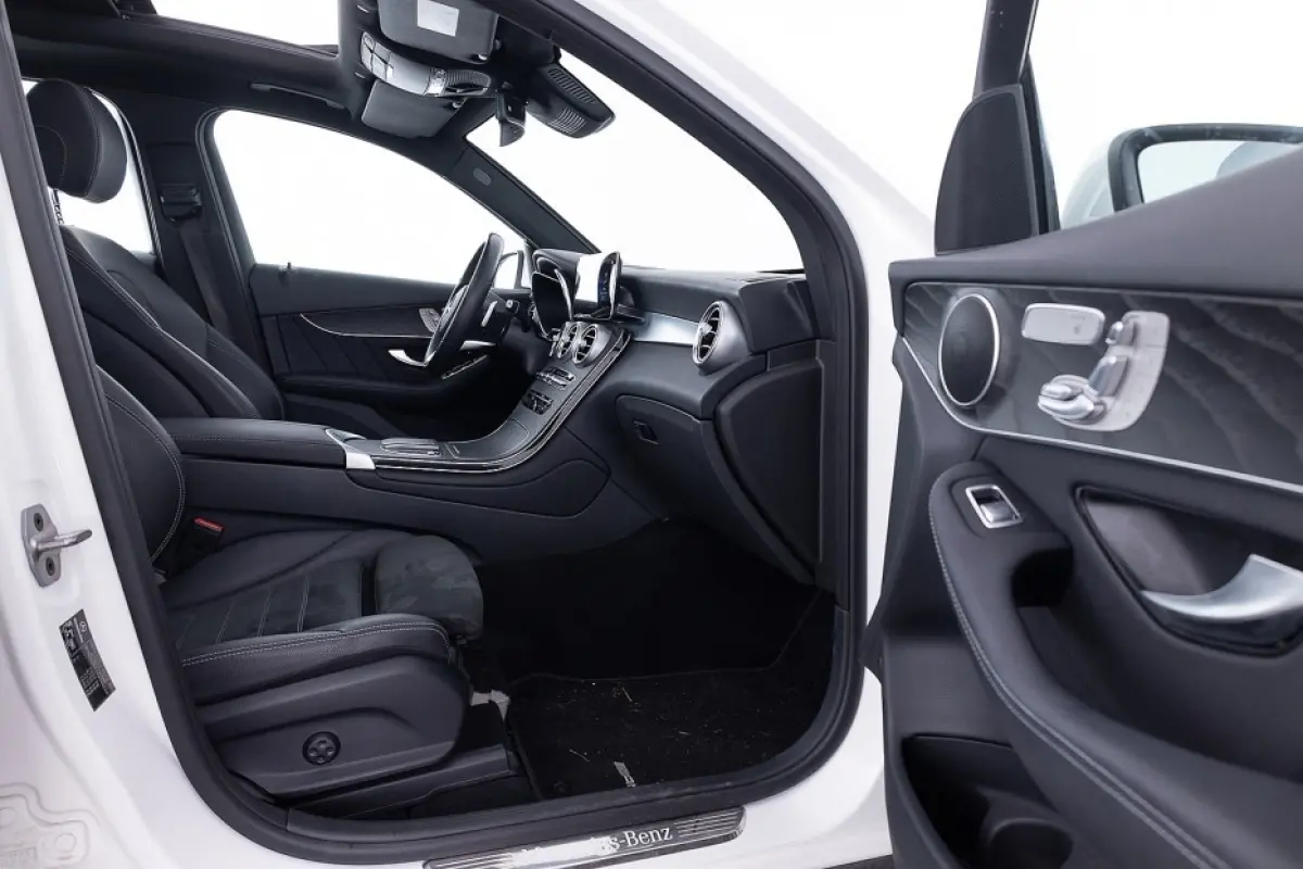 300 de 4MATIC Premium Plus | PANORAMADAK | EL. STOELEN | Full LED | SOH 98.8% PHEV Plug-in Hybrid DIESEL *2000kg trekgewicht*