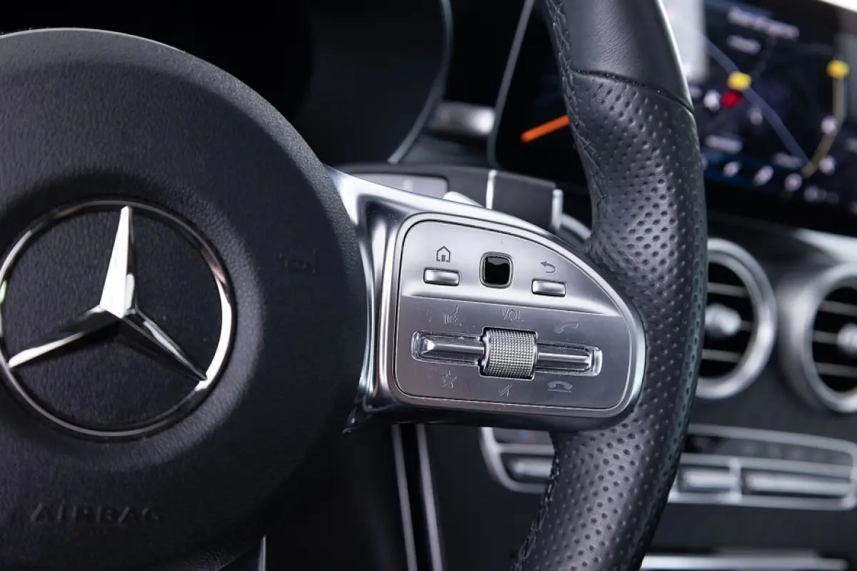 300 de 4MATIC Premium Plus | PANORAMADAK | EL. STOELEN | Full LED | SOH 98.8% PHEV Plug-in Hybrid DIESEL *2000kg trekgewicht*