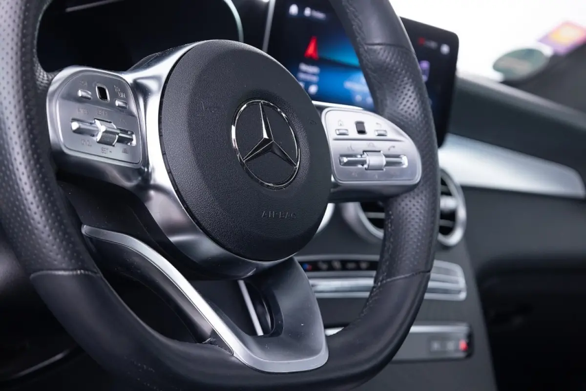300 de 4MATIC Premium Plus | PANORAMADAK | EL. STOELEN | Full LED | SOH 98.8% PHEV Plug-in Hybrid DIESEL *2000kg trekgewicht*