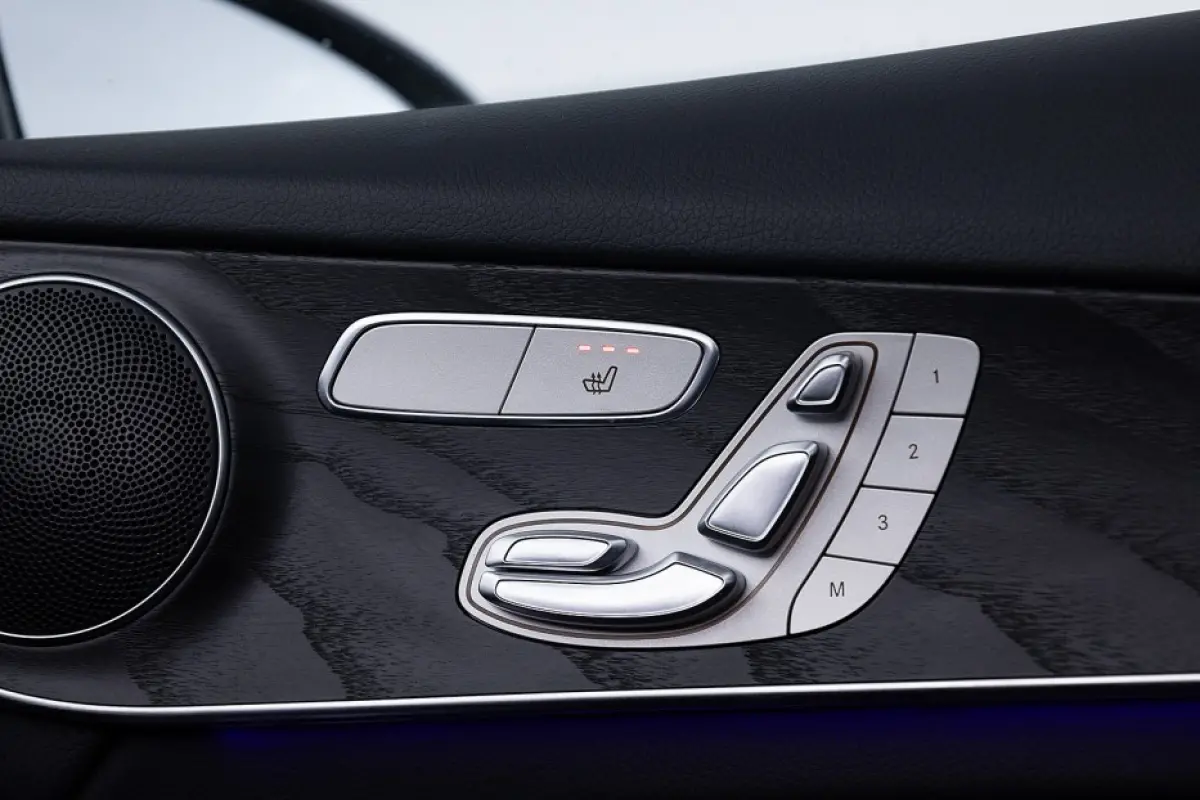 300 de 4MATIC Premium Plus | PANORAMADAK | EL. STOELEN | Full LED | SOH 98.8% PHEV Plug-in Hybrid DIESEL *2000kg trekgewicht*