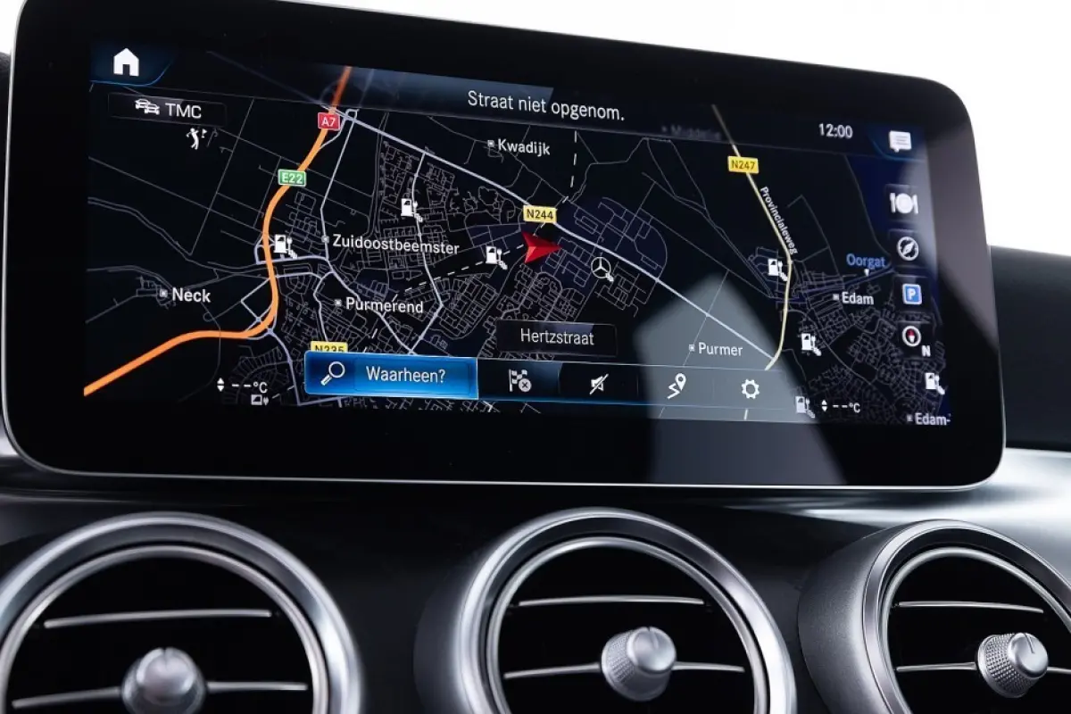 300 de 4MATIC Premium Plus | PANORAMADAK | EL. STOELEN | Full LED | SOH 98.8% PHEV Plug-in Hybrid DIESEL *2000kg trekgewicht*