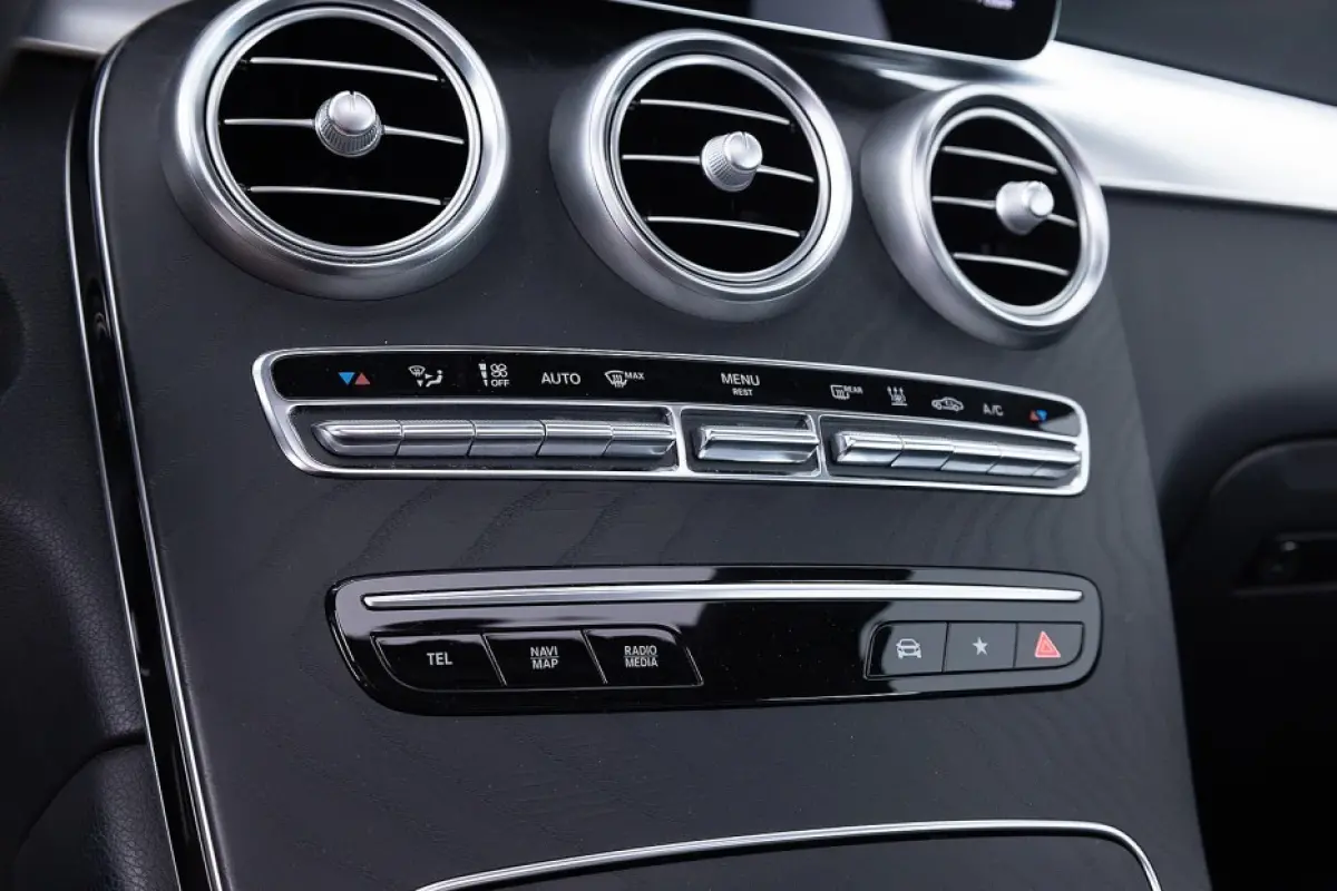 300 de 4MATIC Premium Plus | PANORAMADAK | EL. STOELEN | Full LED | SOH 98.8% PHEV Plug-in Hybrid DIESEL *2000kg trekgewicht*