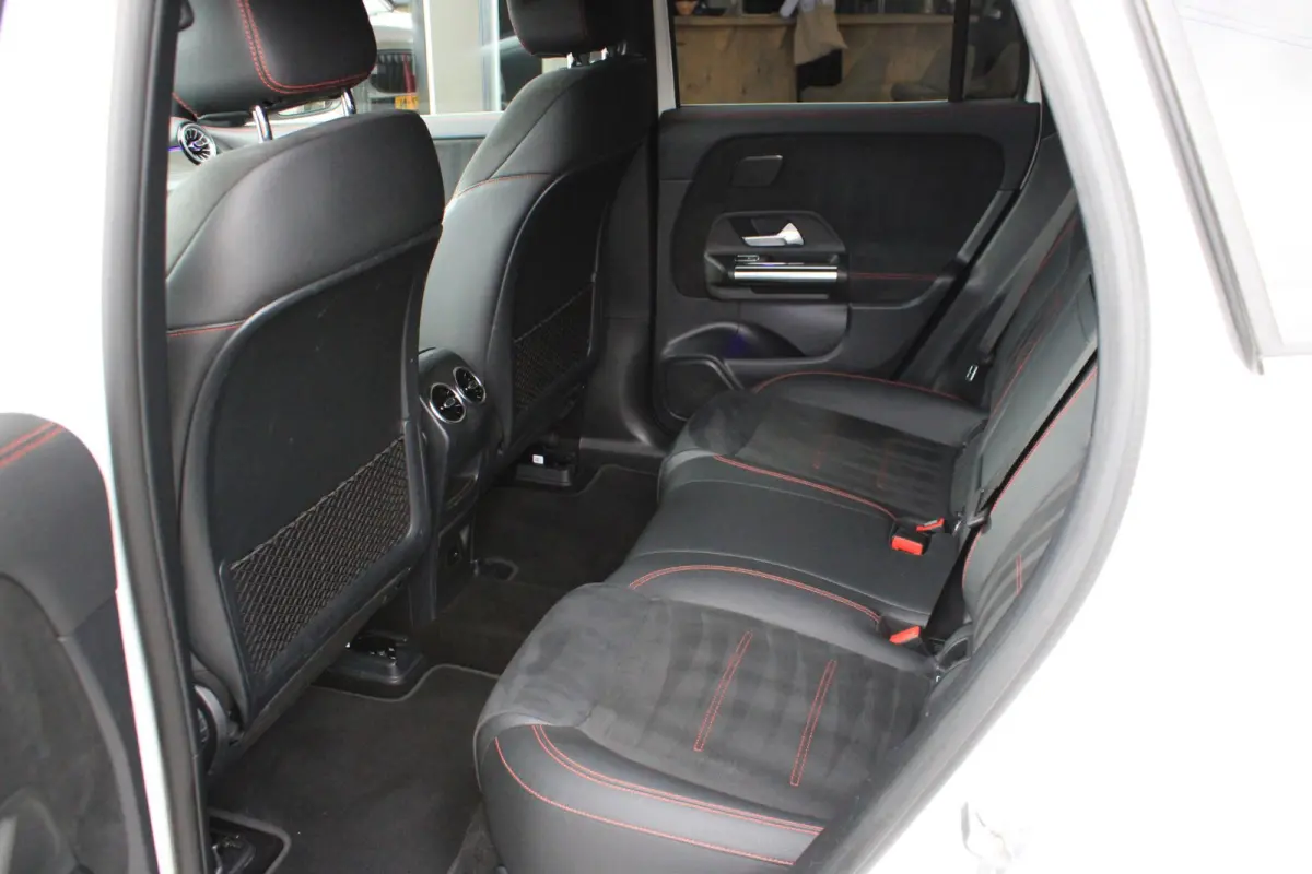 250 AMG 97,2% SOH | Camera | Trekhaak | Keyless | Widescreen | Sfeerverlichting | Dealer Onderhouden