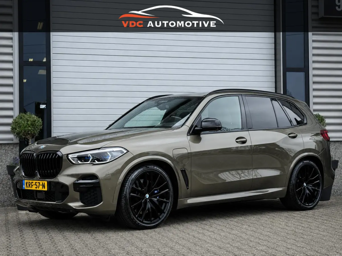 xDrive45e m Sport Manhattan | Trekhaak | Laser | Comfort Access | 22 " Zwart | HeadUp | DealerOnderhouden | BTW | Onderhoudscontract | 93% Accucapaciteit SOH