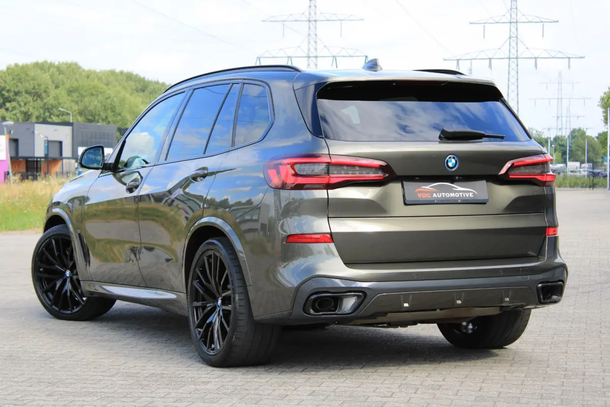 xDrive45e m Sport Manhattan | Trekhaak | Laser | Comfort Access | 22 " Zwart | HeadUp | DealerOnderhouden | BTW | Onderhoudscontract | 93% Accucapaciteit SOH