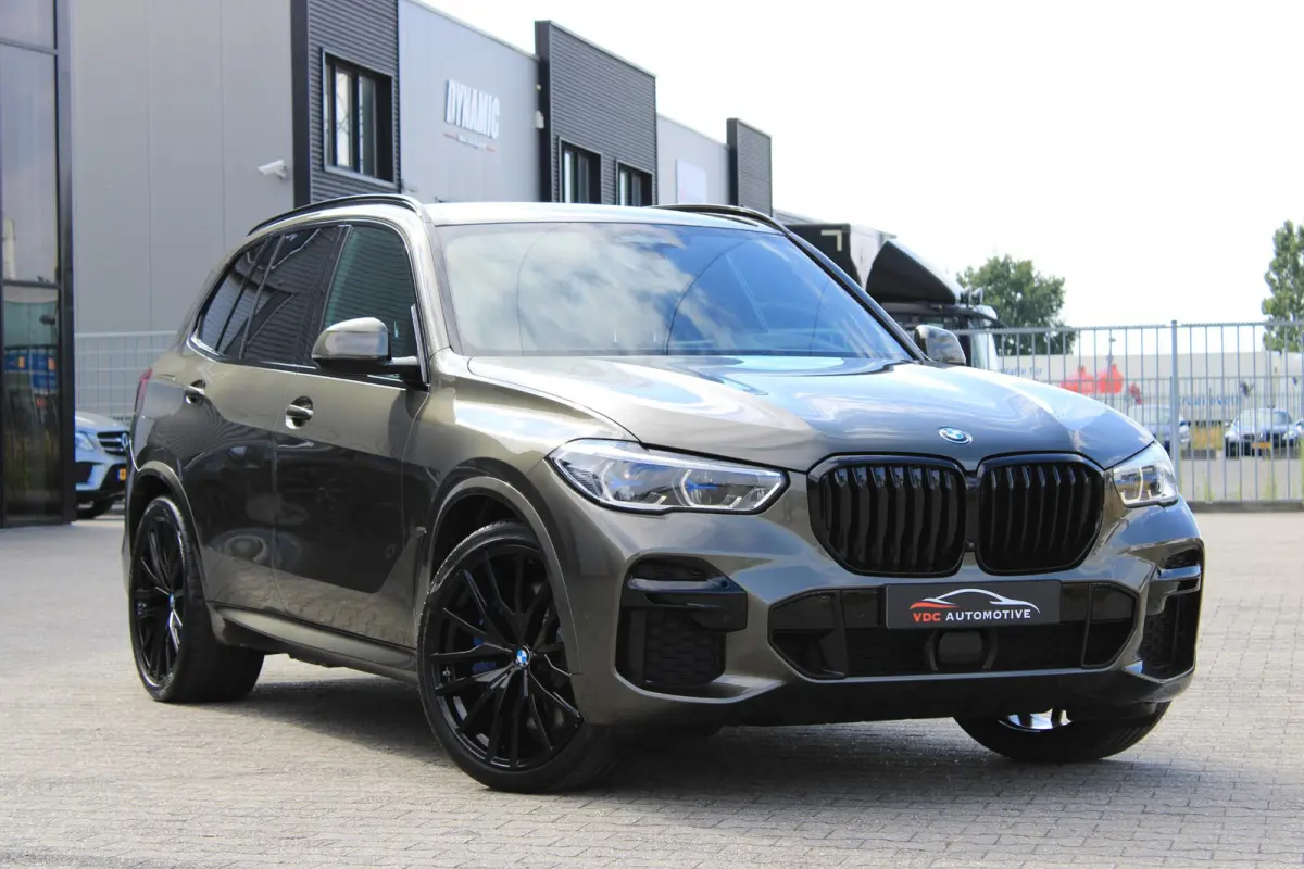 xDrive45e m Sport Manhattan | Trekhaak | Laser | Comfort Access | 22 " Zwart | HeadUp | DealerOnderhouden | BTW | Onderhoudscontract | 93% Accucapaciteit SOH
