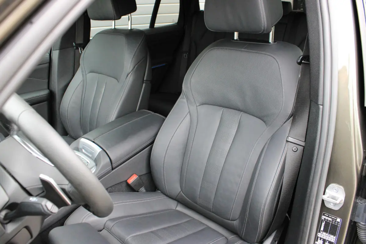 xDrive45e m Sport Manhattan | Trekhaak | Laser | Comfort Access | 22 " Zwart | HeadUp | DealerOnderhouden | BTW | Onderhoudscontract | 93% Accucapaciteit SOH