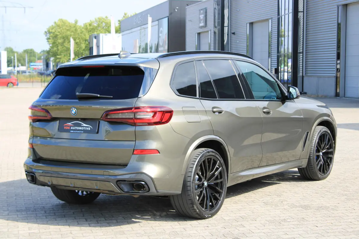 xDrive45e m Sport Manhattan | Trekhaak | Laser | Comfort Access | 22 " Zwart | HeadUp | DealerOnderhouden | BTW | Onderhoudscontract | 93% Accucapaciteit SOH