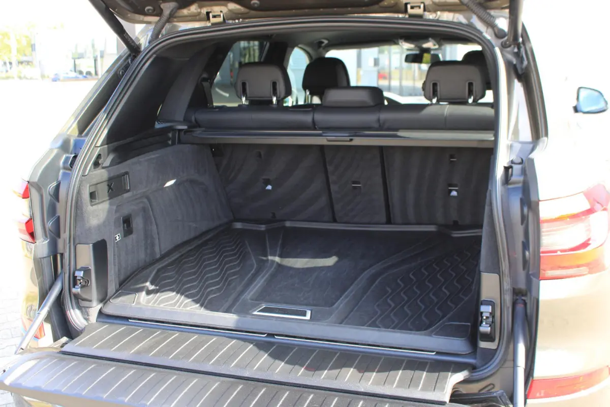 xDrive45e m Sport Manhattan | Trekhaak | Laser | Comfort Access | 22 " Zwart | HeadUp | DealerOnderhouden | BTW | Onderhoudscontract | 93% Accucapaciteit SOH
