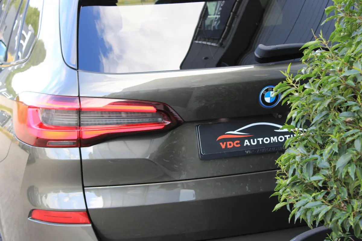 xDrive45e m Sport Manhattan | Trekhaak | Laser | Comfort Access | 22 " Zwart | HeadUp | DealerOnderhouden | BTW | Onderhoudscontract | 93% Accucapaciteit SOH
