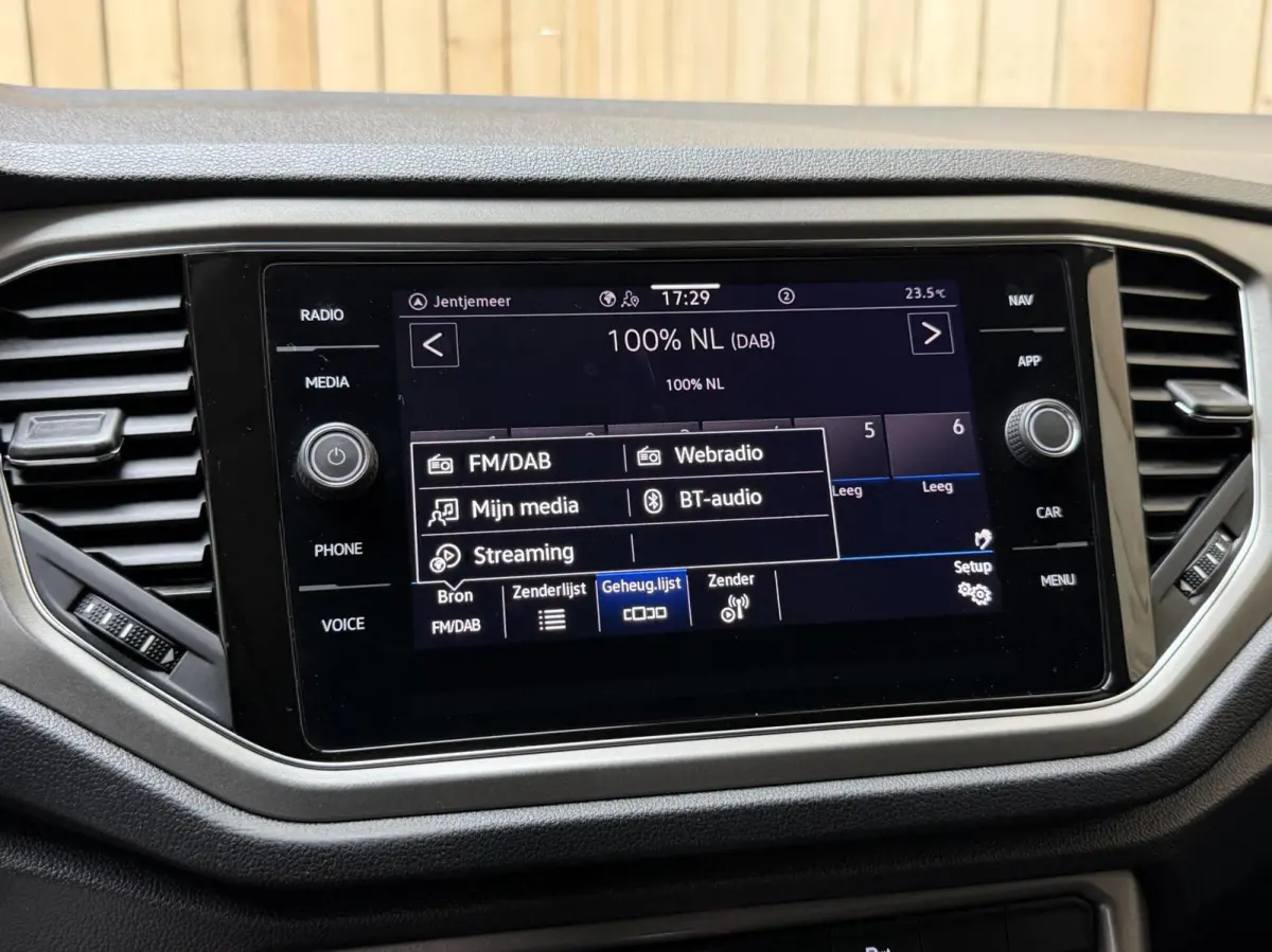 1.5 TSI Style Business Automaat | Climate control | Adaptieve cruise control | Achteruitrijcamera | Getint glas | LED verlichting | Apple CarPlay/Android Auto | Parkeersensoren voor en achte