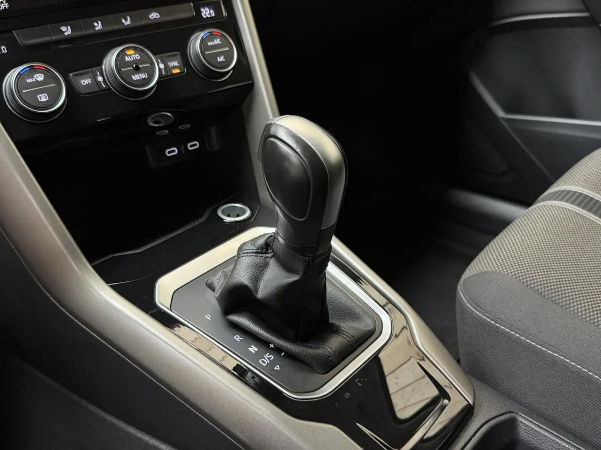 1.5 TSI Style Business Automaat | Climate control | Adaptieve cruise control | Achteruitrijcamera | Getint glas | LED verlichting | Apple CarPlay/Android Auto | Parkeersensoren voor en achte