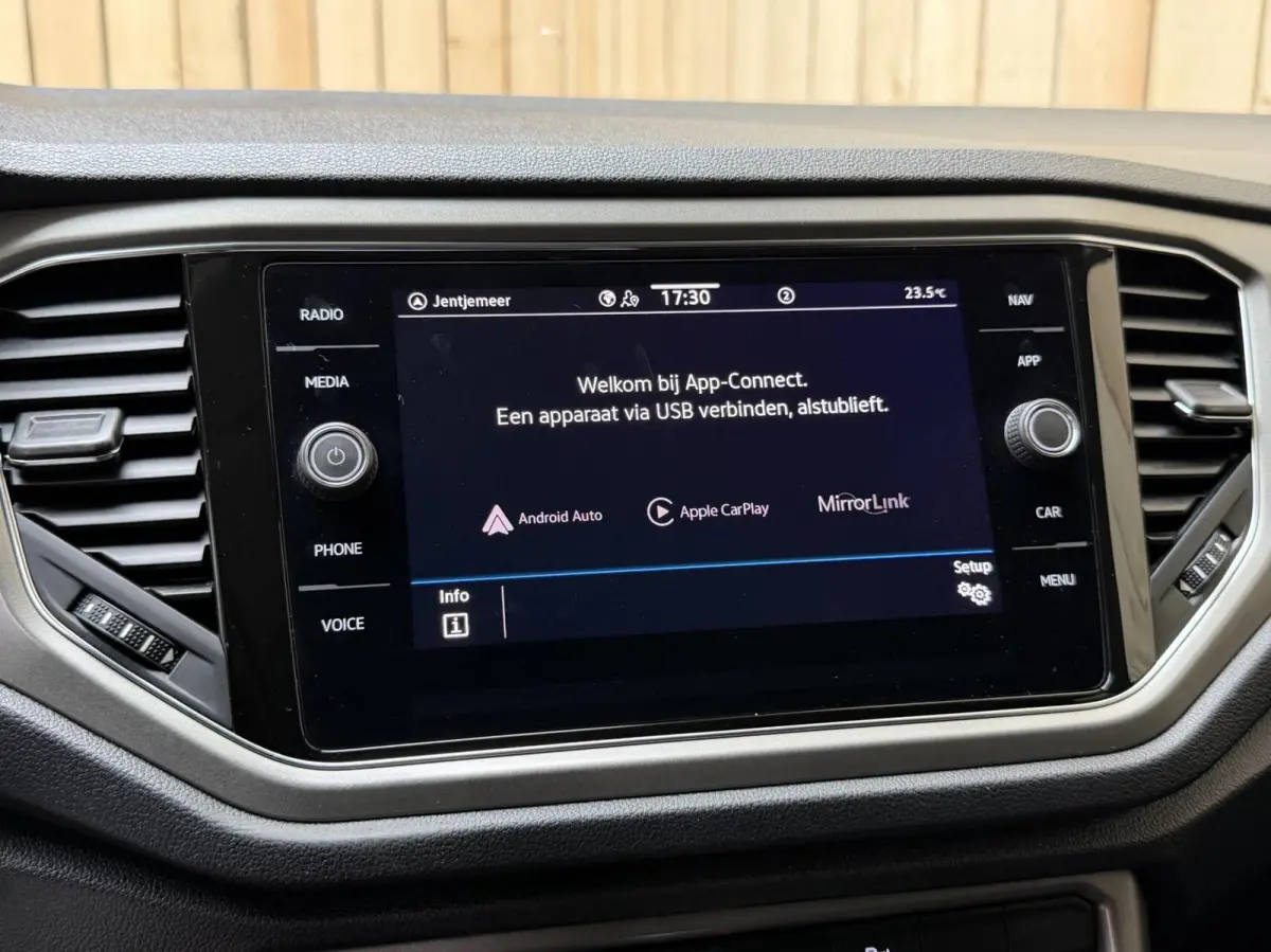 1.5 TSI Style Business Automaat | Climate control | Adaptieve cruise control | Achteruitrijcamera | Getint glas | LED verlichting | Apple CarPlay/Android Auto | Parkeersensoren voor en achte