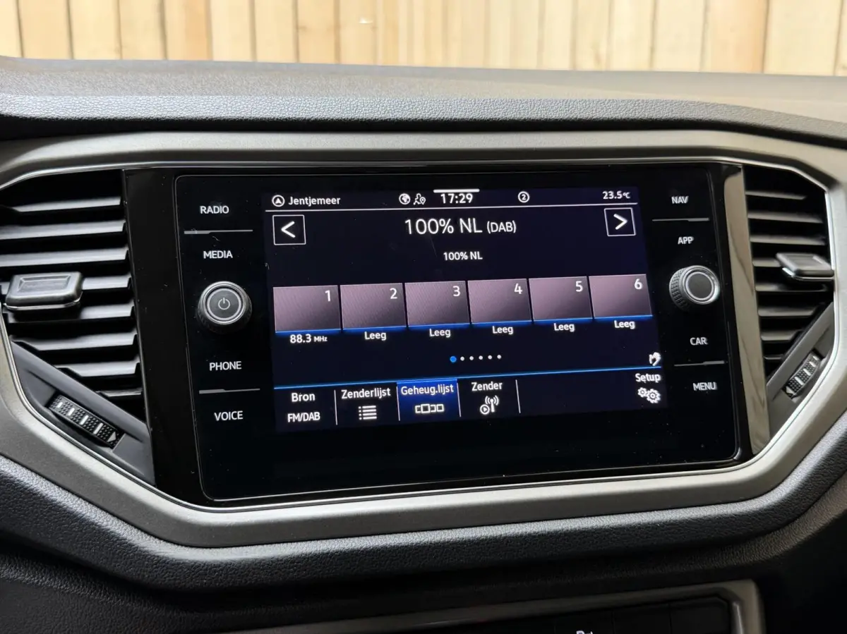1.5 TSI Style Business Automaat | Climate control | Adaptieve cruise control | Achteruitrijcamera | Getint glas | LED verlichting | Apple CarPlay/Android Auto | Parkeersensoren voor en achte