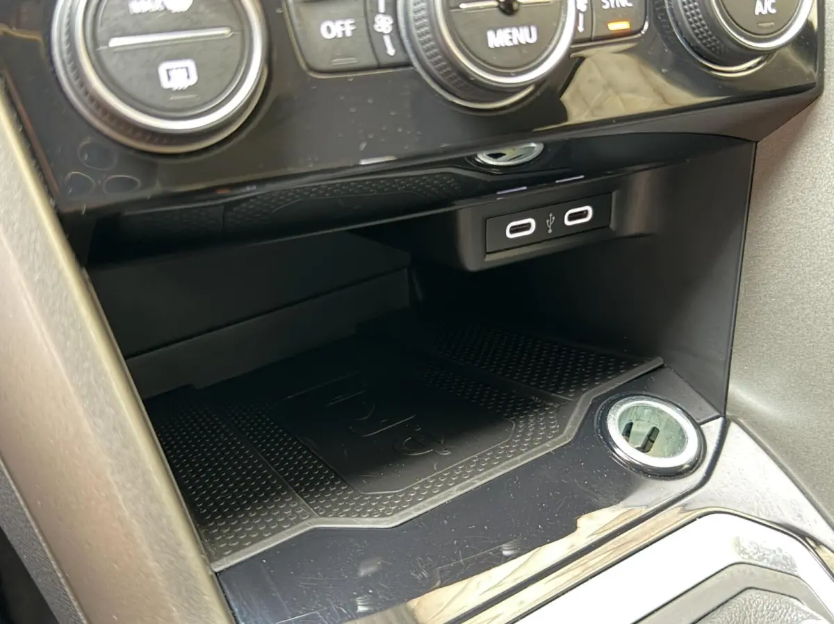 1.5 TSI Style Business Automaat | Climate control | Adaptieve cruise control | Achteruitrijcamera | Getint glas | LED verlichting | Apple CarPlay/Android Auto | Parkeersensoren voor en achte