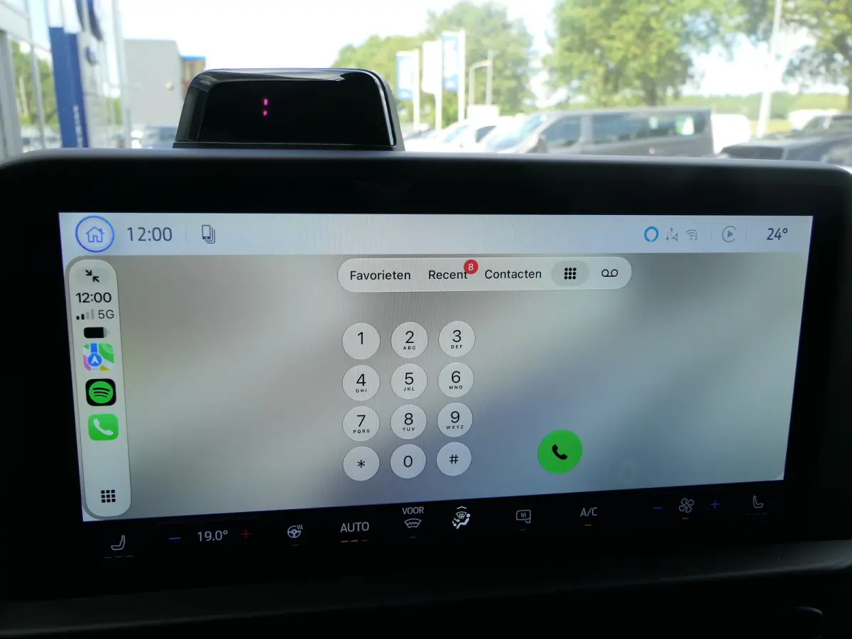 320 L1H1 Trend 71 kWh | 218pk | Camera | CarPlay/Android Auto | Bijrijders Bank | Stoel/Stuur Verwarming | LED | Voorruit Verwarming