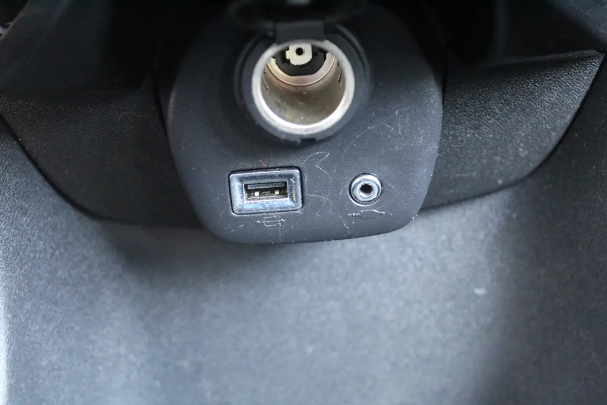 1.0 VVT-i x-fun Android auto l Apple carplay/ Android auto l  Navigatie l Achteruitrijcamera l Parkeersensor voor